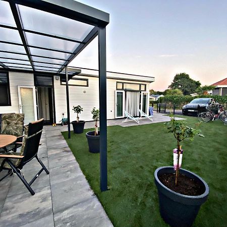 Ferienhaus Luxchalet #Vaju Lathum# Am See, Strand, Pool, Nationalpark Eksteriør billede