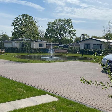Ferienhaus Luxchalet #Vaju Lathum# Am See, Strand, Pool, Nationalpark Eksteriør billede