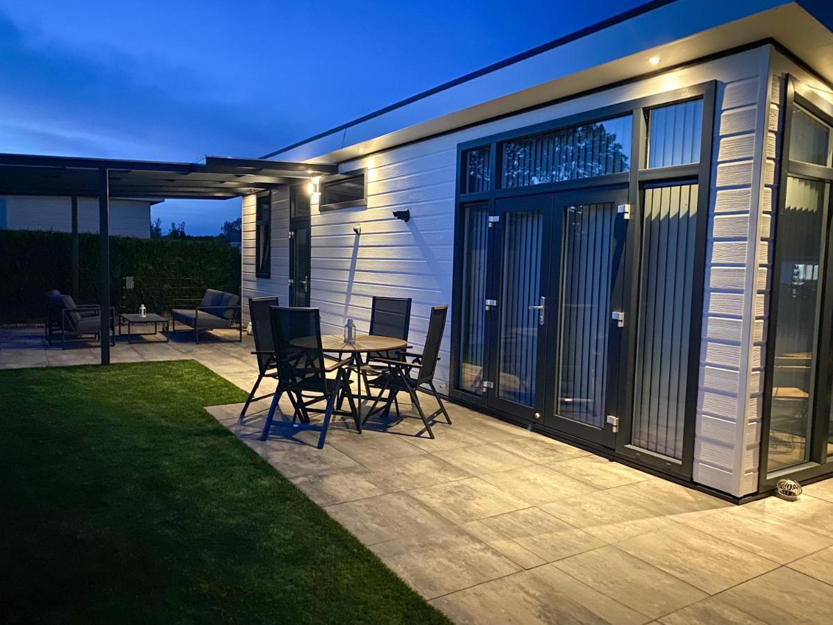 Ferienhaus Luxchalet #Vaju Lathum# Am See, Strand, Pool, Nationalpark Eksteriør billede