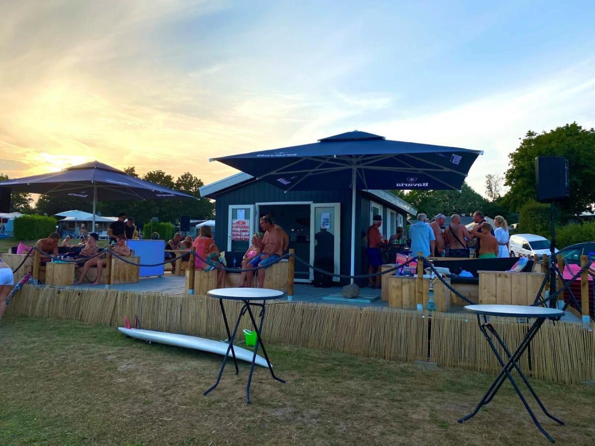Ferienhaus Luxchalet #Vaju Lathum# Am See, Strand, Pool, Nationalpark Eksteriør billede