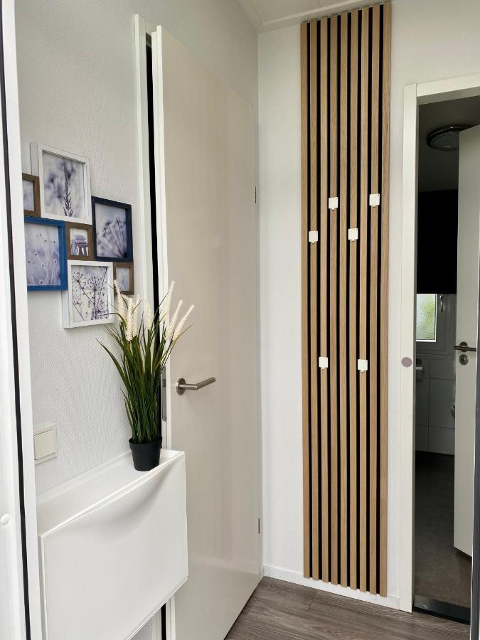 Ferienhaus Luxchalet #Vaju Lathum# Am See, Strand, Pool, Nationalpark Eksteriør billede